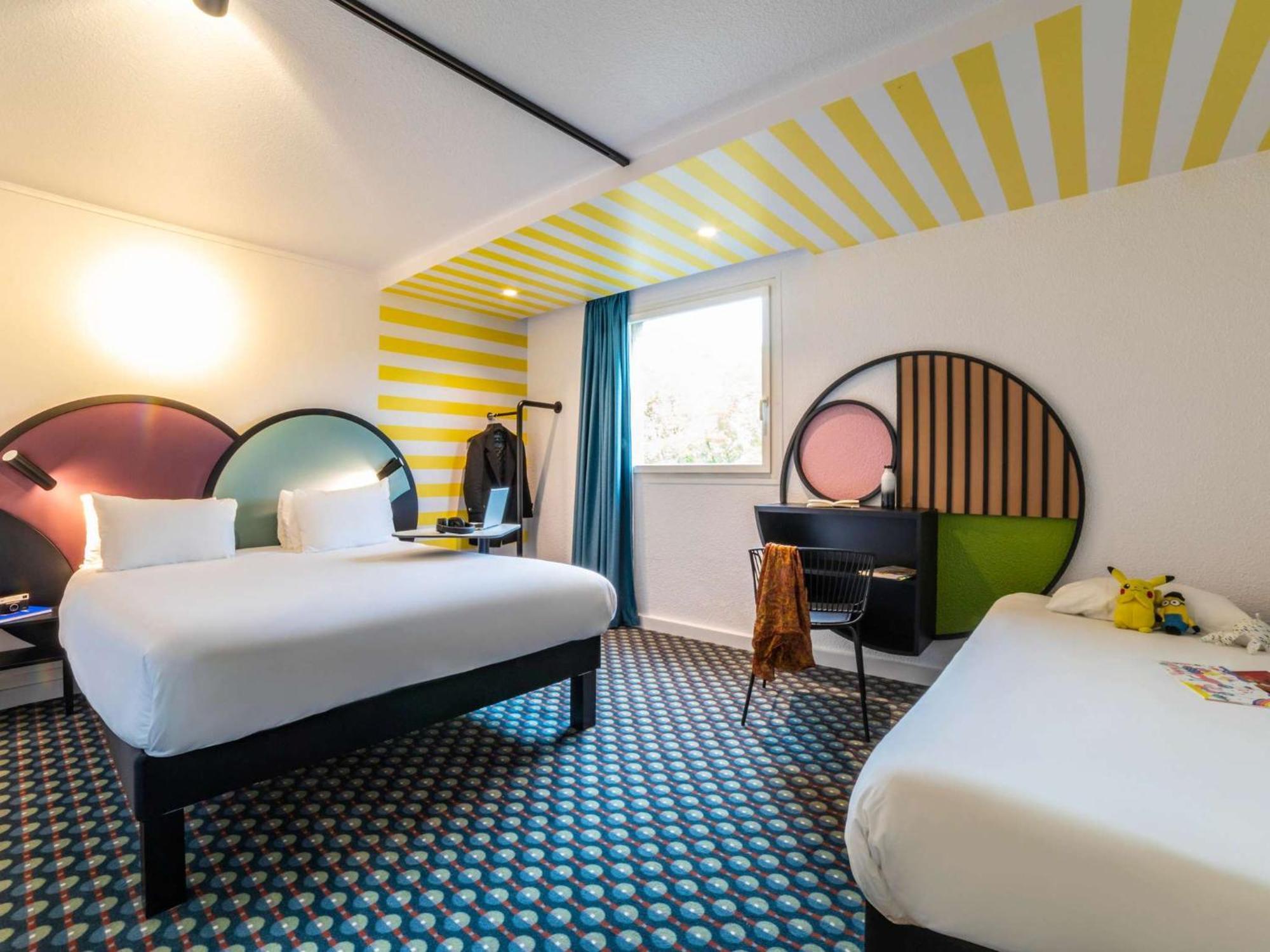 ก็องปานีล ปารีส นอร์ด - แซ็งตวง - เปลเยิล Hotel แซงต์-เดอนี ภายนอก รูปภาพ