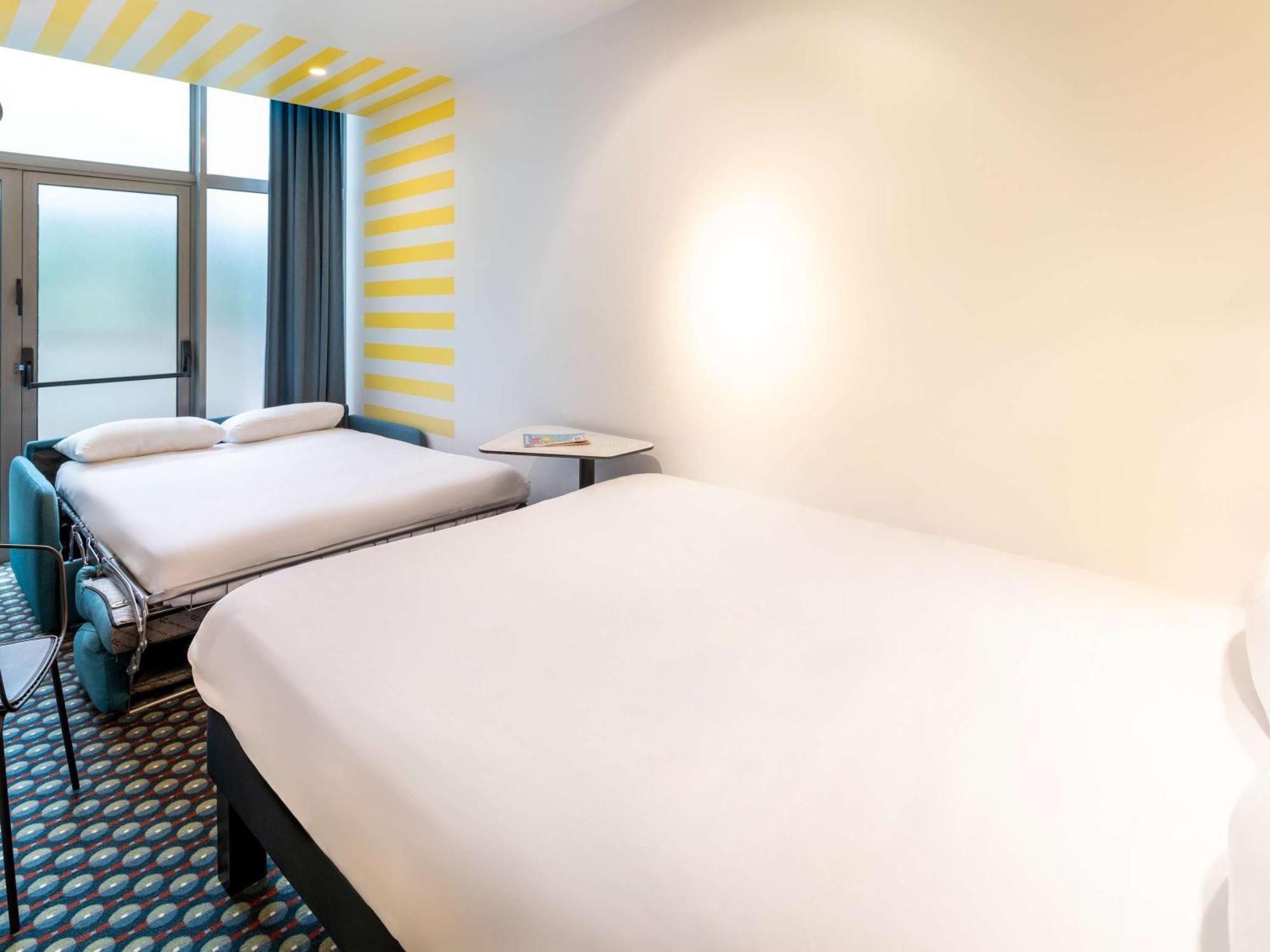 ก็องปานีล ปารีส นอร์ด - แซ็งตวง - เปลเยิล Hotel แซงต์-เดอนี ภายนอก รูปภาพ