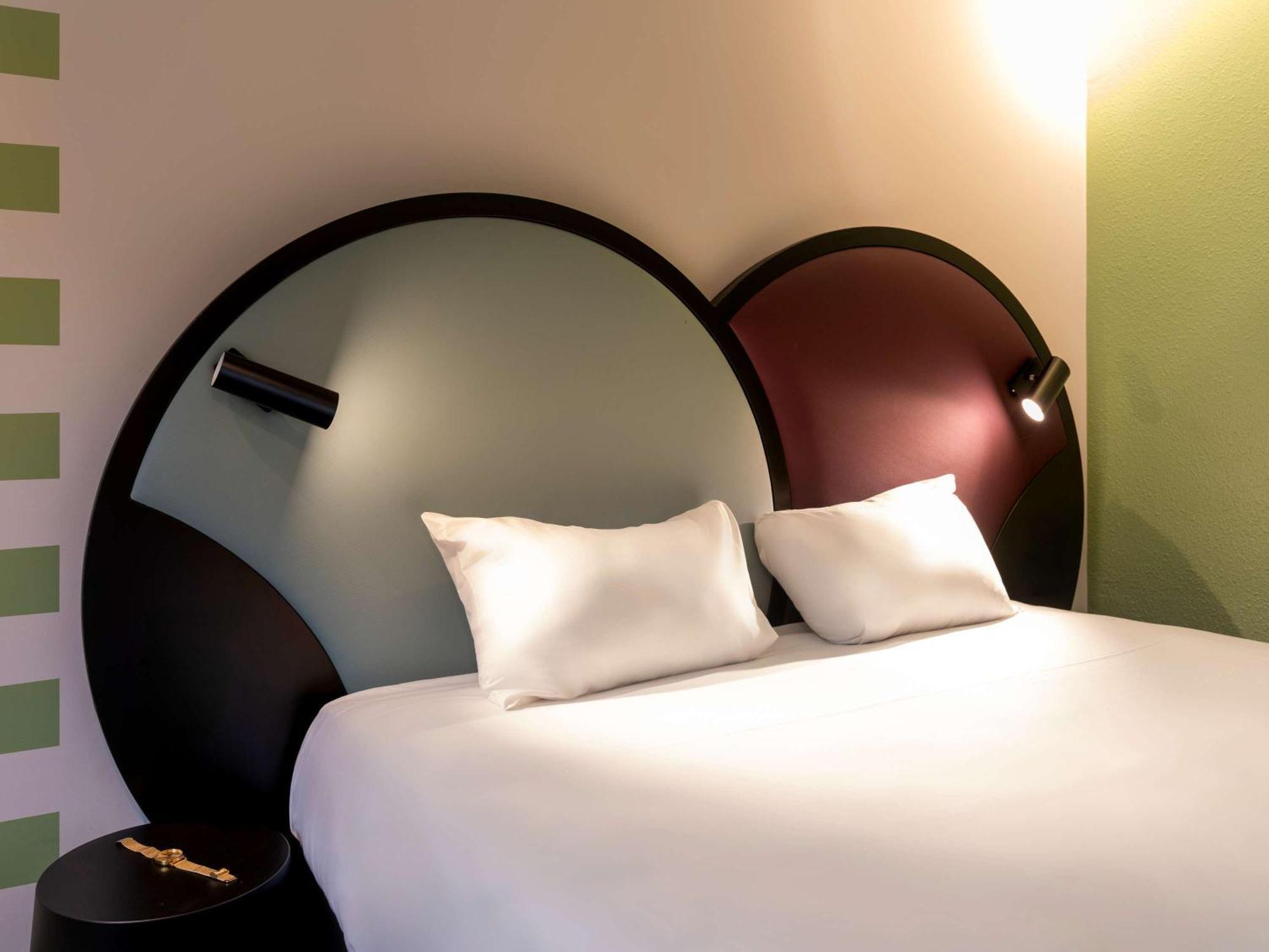 ก็องปานีล ปารีส นอร์ด - แซ็งตวง - เปลเยิล Hotel แซงต์-เดอนี ภายนอก รูปภาพ