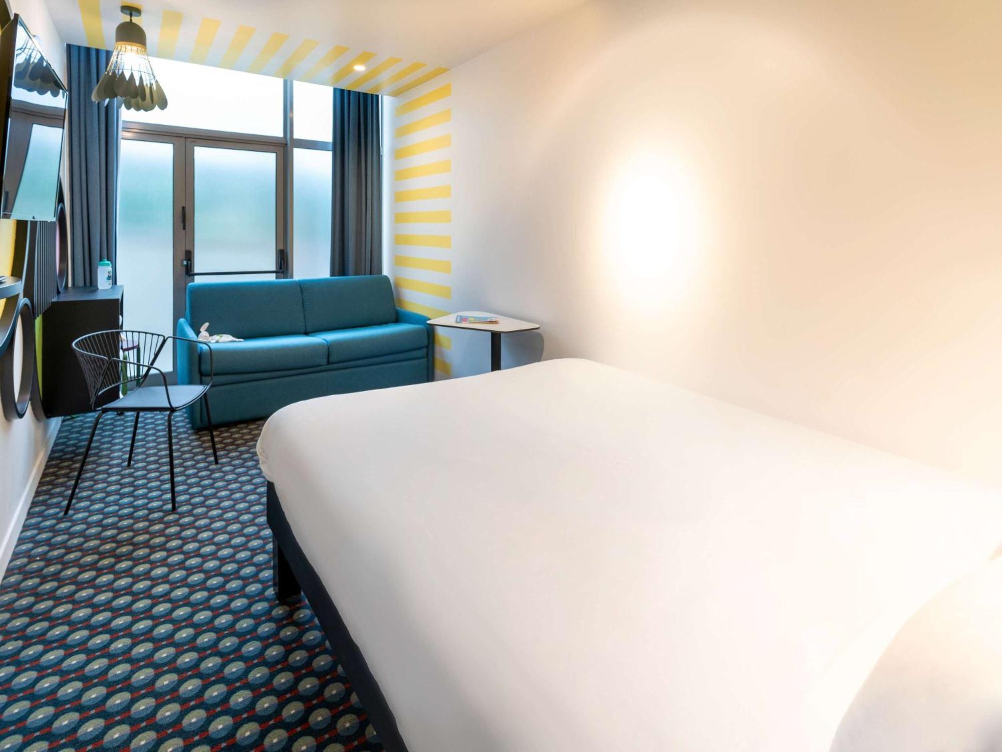 ก็องปานีล ปารีส นอร์ด - แซ็งตวง - เปลเยิล Hotel แซงต์-เดอนี ภายนอก รูปภาพ
