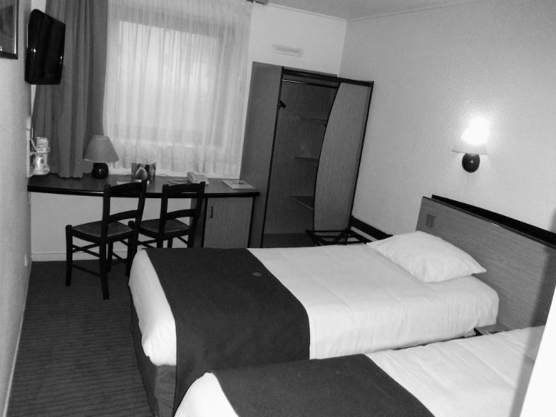 ก็องปานีล ปารีส นอร์ด - แซ็งตวง - เปลเยิล Hotel แซงต์-เดอนี ภายนอก รูปภาพ